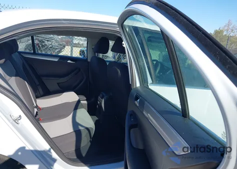 2017 Volkswagen Jetta 1.4T S z USA, uszkodzony, nr VIN 3VW2B7AJ7HM246875